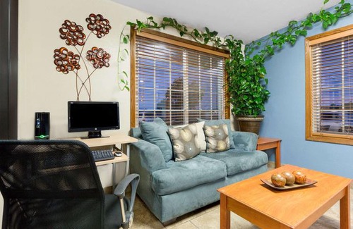 Newton Hotel | Days Inn by Wyndham Newton Newton