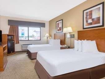 Phenix City Hotel | Days Inn by Wyndham Phenix City Near Fort Benning