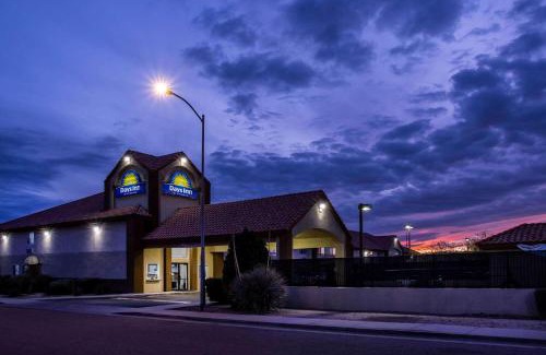 Deer Valley Hotel | Days Inn by Wyndham Phoenix North