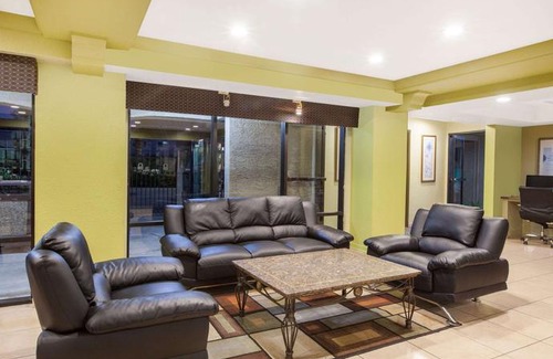 Milpitas Hotel | Days Inn by Wyndham San Jose Milpitas