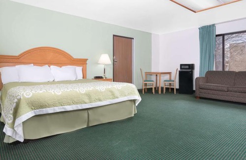 St. Cloud Hotel | Days Inn by Wyndham St Cloud