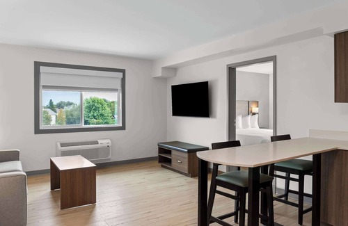 Steinbach Hotel | Days Inn by Wyndham Steinbach