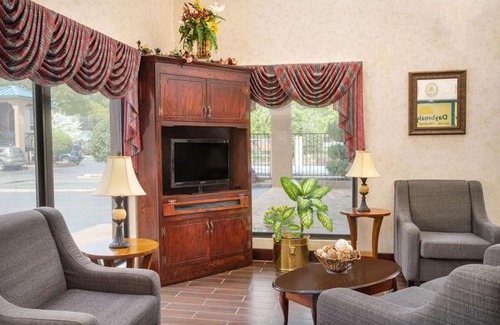 Thomaston Hotel | Days Inn by Wyndham Thomaston