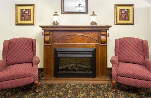 Dubuque Hotel | Days Inn by Wyndham Dubuque
