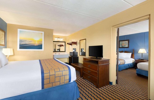 Westover Hotel | Days Inn & Suites by Wyndham Fort Bragg/Cross Creek Mall