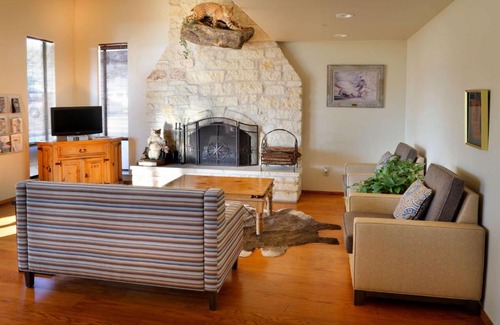 Llano Hotel | Days Inn & Suites by Wyndham Llano
