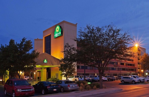 Lubbock Hotel | Days Inn & Suites by Wyndham Lubbock Medical Center