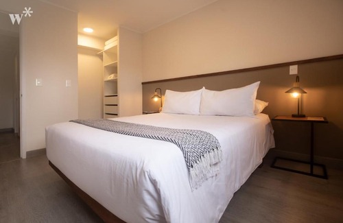 San Isidro Centro Financiero Apartment | Dazzling 1BR in San Isidro
