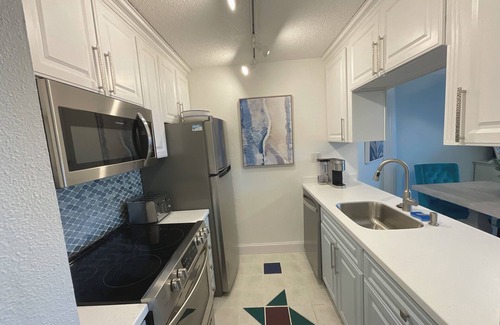 North Ocean City Condo | Dazzling Views! Perfect Location! Ocean Front with Pool ! Fabulous Balcony!