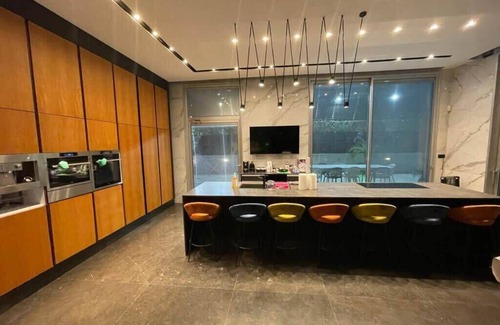 Eilat Villa | Dazzling Villa Built in Contemporary Style