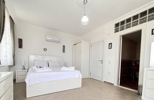 Kargicak Villa | Dazzling Villa with Private Pool in Alanya