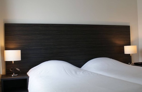 De Bult Hotel | De Bult Getaway: 2 Units w/Sauna | Near National Parks & Trails