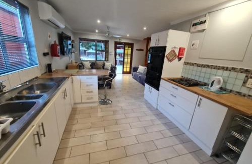 Cape Winelands House | De Hollandsche Molen - GEM
