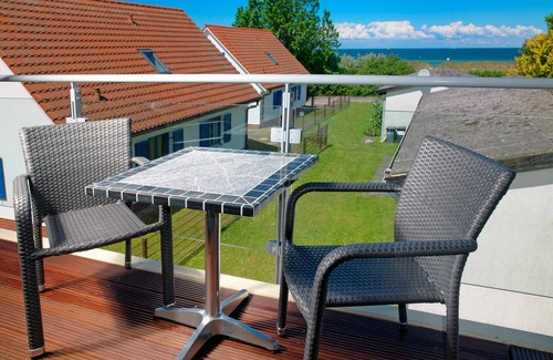 Am Schwarzen Busch House | Haus Kirsten - Here the wind blows around your nose! Semi-detached house with ap