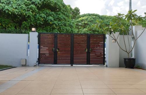 Bayan Lepas House | De Nest Holiday home