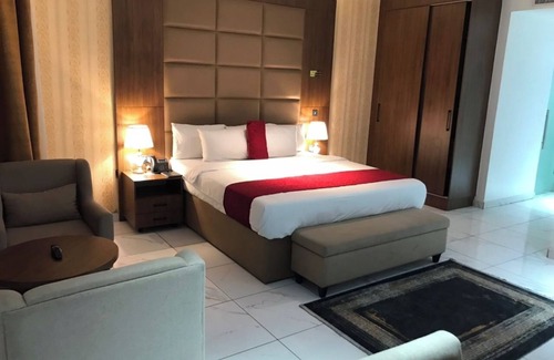Port Harcourt Hotel | De Palms Hotel Port Harcourt