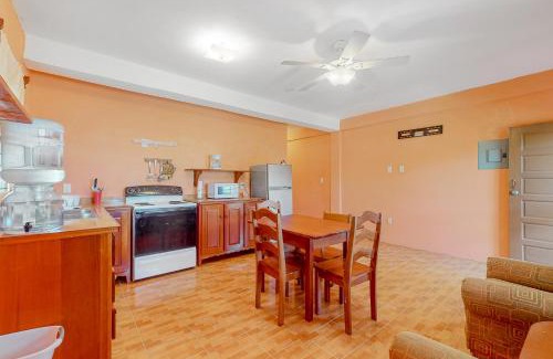 Caye Caulker Apartment | De Real Macaw