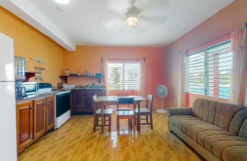 Caye Caulker Apartment | De Real Macaw