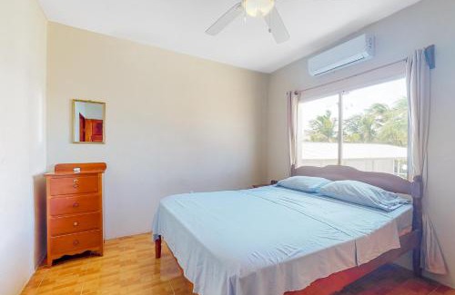 Caye Caulker Apartment | De Real Macaw