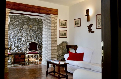 Montelaguardia House | De Rerum Natura, holiday villa near Perugia with pool, De Rerum Natura private villa, Private villa