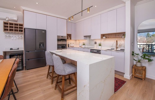 Stellenbosch Central Apartment | De Waal Grandeur Apartment - Stellenbosch CBD Luxury Stay