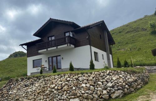 Sirnea House | Dealul Craiului