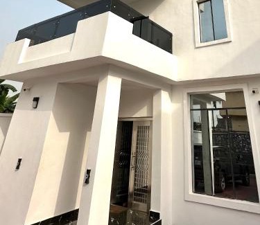 Ikotun Hotel | Debo's Oasis