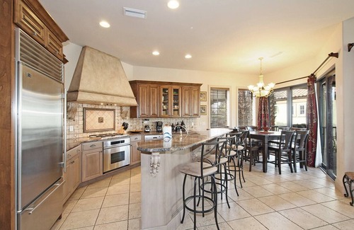 St. Tropez House | DECEMBER DATES AVAIL! Pet-Friendly 3BR Luxury Home walk to beach!
