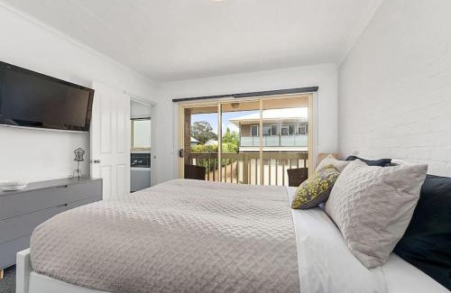 Apollo Bay House | DECK 2 SEA - Amazing views, close to main street
