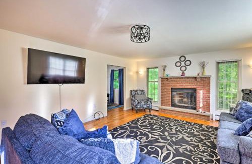 Tobyhanna House | Deck and Backyard Tobyhanna Family Home