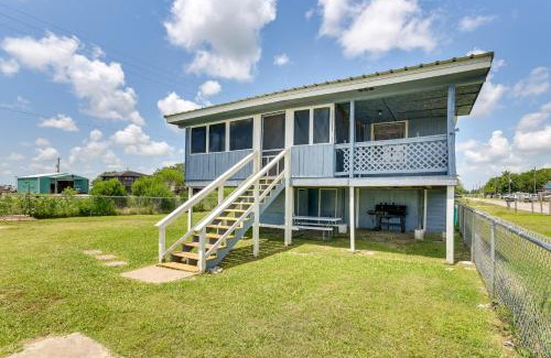 Freeport House | Deck and Fenced-In Yard Texas Escape!