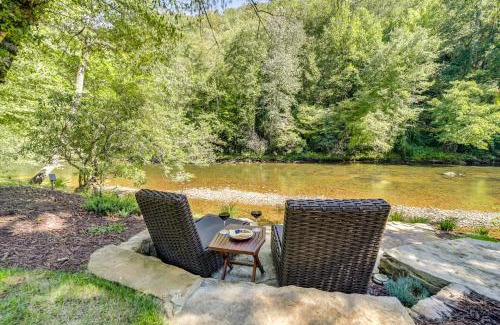 Cullowhee House | Deck and Mtn Views Riverfront Cullowhee Home