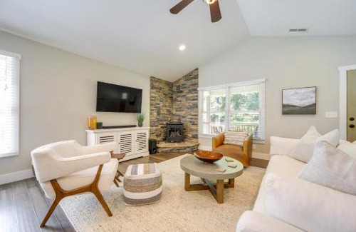 Cullowhee House | Deck and Mtn Views Riverfront Cullowhee Home