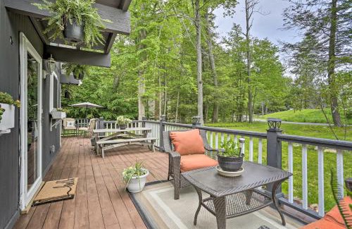 Tobyhanna House | Deck and Pool Access Welcoming Poconos Retreat