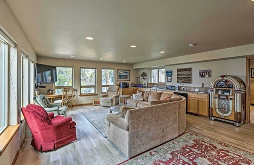 Elk Point Cottage | Deck & Beach Access: Lake Tahoe Shoreside Retreat!