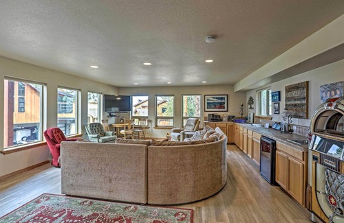 Elk Point Cottage | Deck & Beach Access: Lake Tahoe Shoreside Retreat!