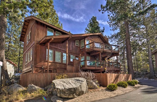 Elk Point Cottage | Deck & Beach Access: Lake Tahoe Shoreside Retreat!