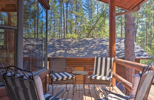 Pine Cottage | Deck, Games & Fire Pit: Modern Pine Cabin!