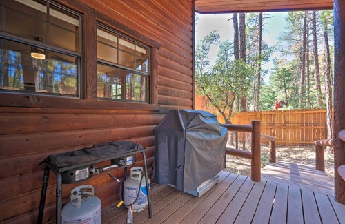 Pine Cottage | Deck, Games & Fire Pit: Modern Pine Cabin!