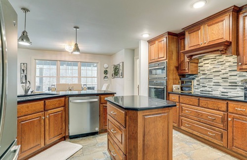 Heber Springs Cottage | Deck & Gas Grill: Riverfront Home in Heber Springs