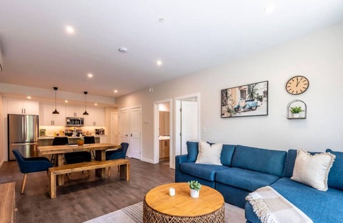 Golden Condo | Decked Out | Mtn Views | AC | Big Patio | DT | BBQ