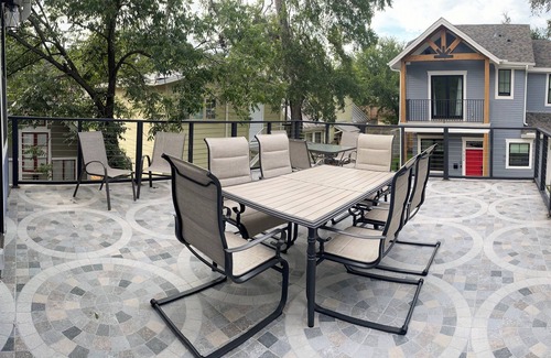 Hancock House | Decked-Out near DKR Stadium and UT 4-bedroom NEW house in the Heart of Austin!