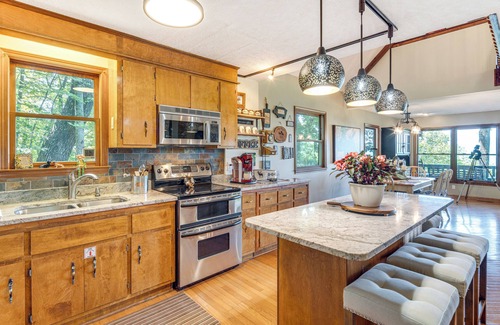 Old Fort Cottage | Decks + Lake Access: Scenic North Carolina Retreat