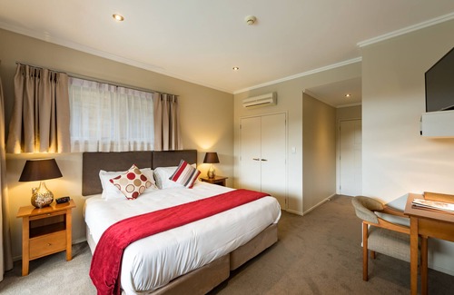 Paihia Bed & Breakfast | Decks of Paihia