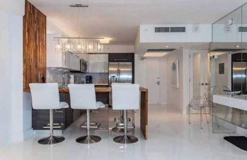 City Center Apartment | Decoplage ocean view