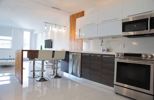 City Center Apartment | Decoplage ocean view