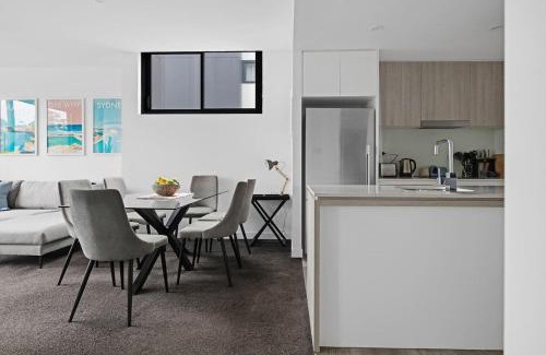 Dee Why Apartment | Dee Why Sky High - A Radiant Coastal Couples' Refuge