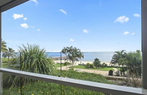 Brisbane Waterfront Apartment | Deep Blue Apartment 1 Tangalooma
