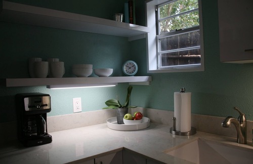 Westfield Cottage | Deep Eddy Cottage - Ideal Austin location