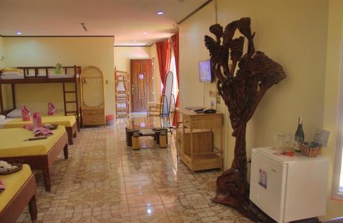 Puerto Princesa City Centre Hotel | Deep Forest Garden Hotel